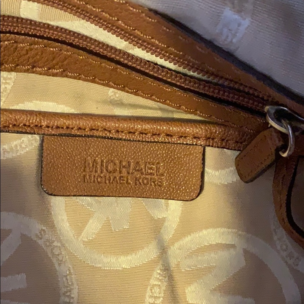 Michael Kors tan Hobo bag - Picture 6 of 9